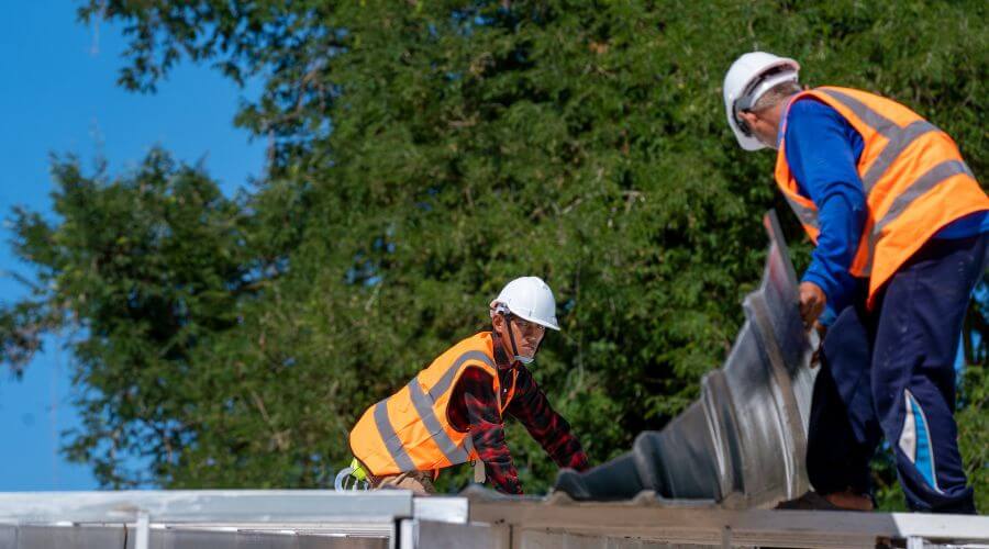 Professional gutter cleaning in Dillsboro, NC